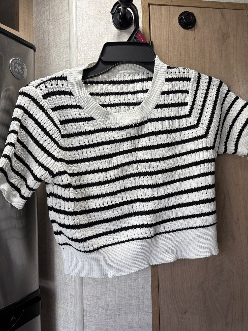 Commense Black and White Striped Short-Sleeve Knit Sweater